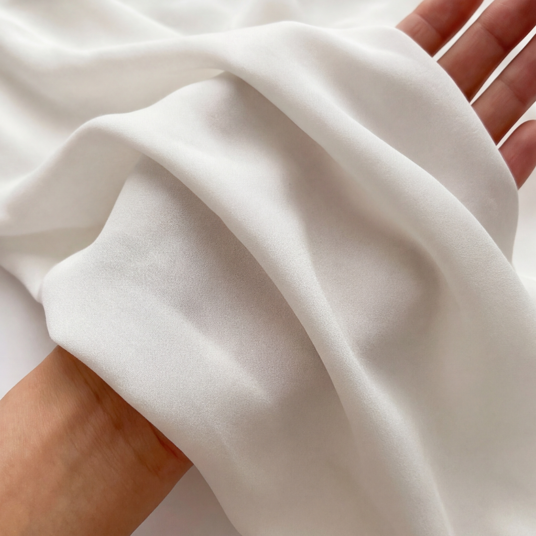 Letterelle – Blusa in Viscosa con Scrittura a Mano