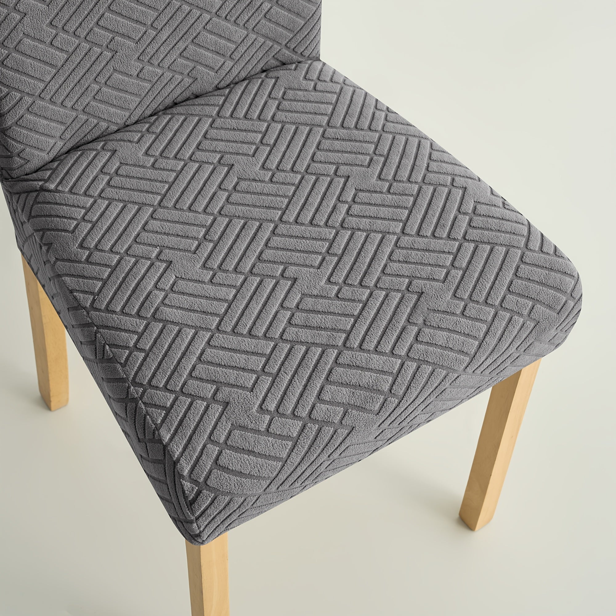 CORDURAFIT – Coperture Elastiche Moderne per una Protezione Raffinata delle Sedie