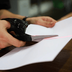 Forbici professionali guidate da laser