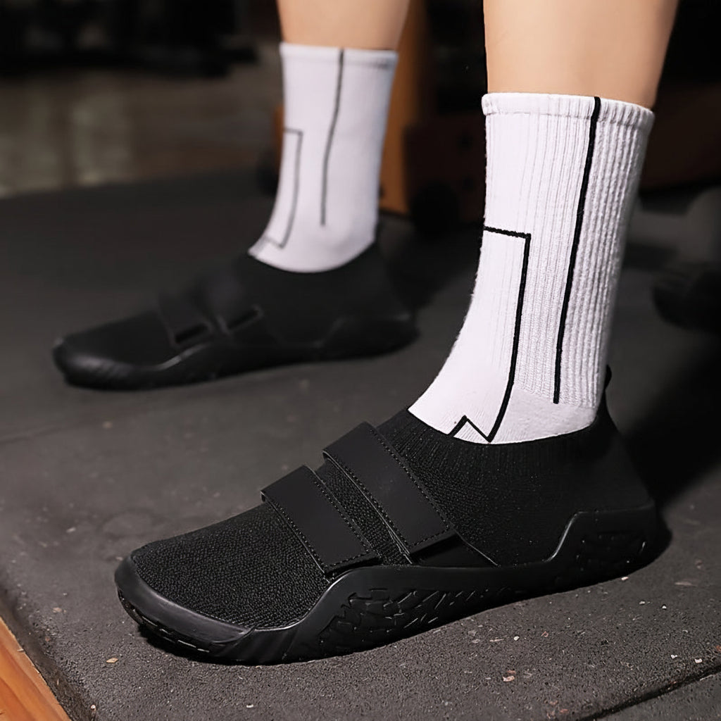 SCARPE IRONSTANCE – Scarpe da Allenamento Piatte per Squat, Stacchi e Stabilità in Palestra