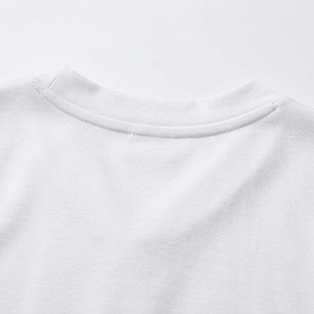 Lunavia – T-shirt V-collo morbido con maniche arrotolate
