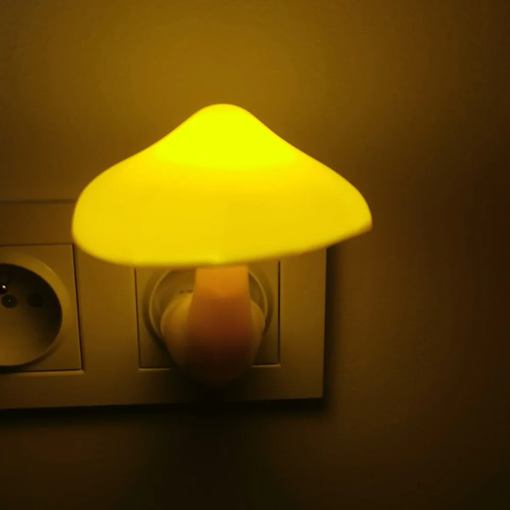 LED Nachtlicht Lumipilz | Con sensore crepuscolare | Giallo caldo e a risparmio energetico | 8×10 cm