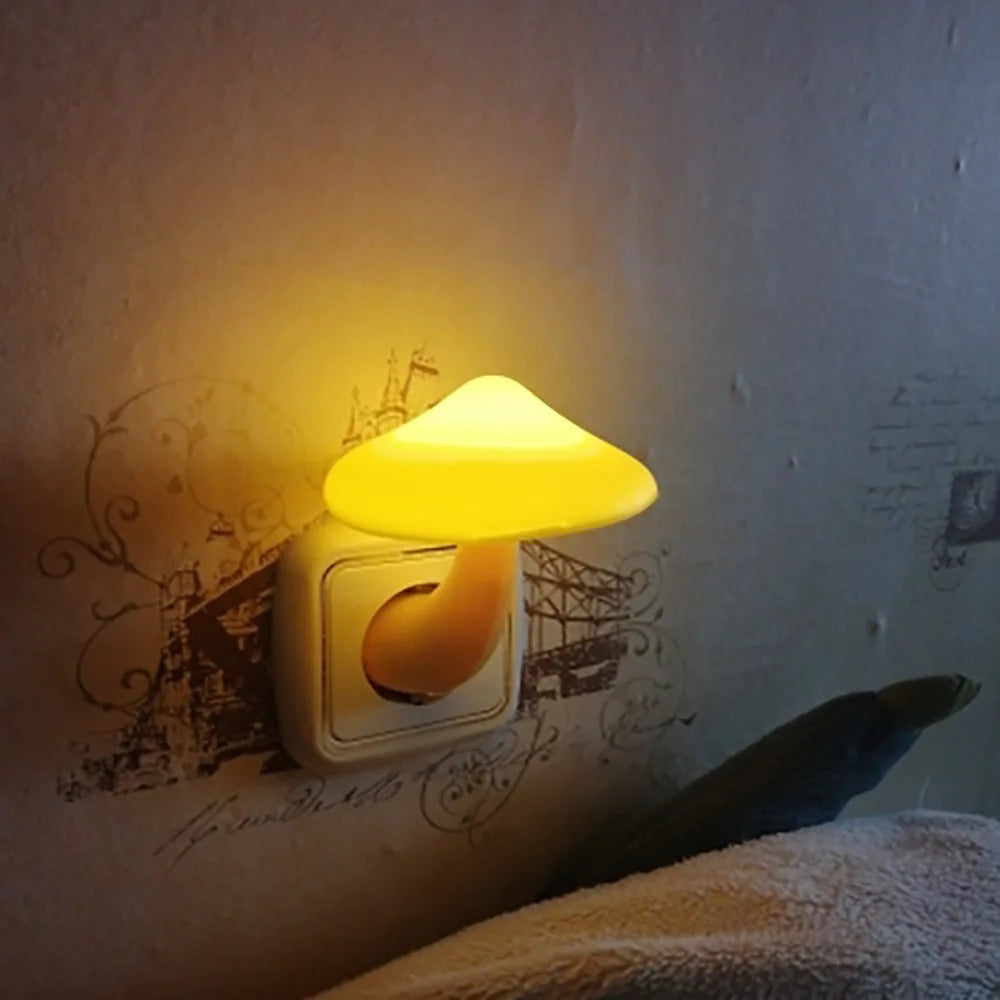 LED Nachtlicht Lumipilz | Con sensore crepuscolare | Giallo caldo e a risparmio energetico | 8×10 cm