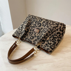 Lynxe - Borsa a spalla con stampa leopardata e dettagli in catena