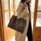 Lynxe - Borsa a spalla con stampa leopardata e dettagli in catena
