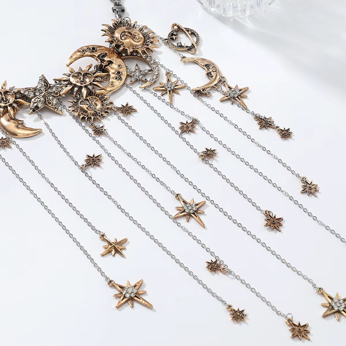 Celestra - Collana con Frange di Sole, Luna e Stelle