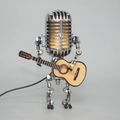 Robot Microfono Vintage in Metallo con Lampada a Chitarra