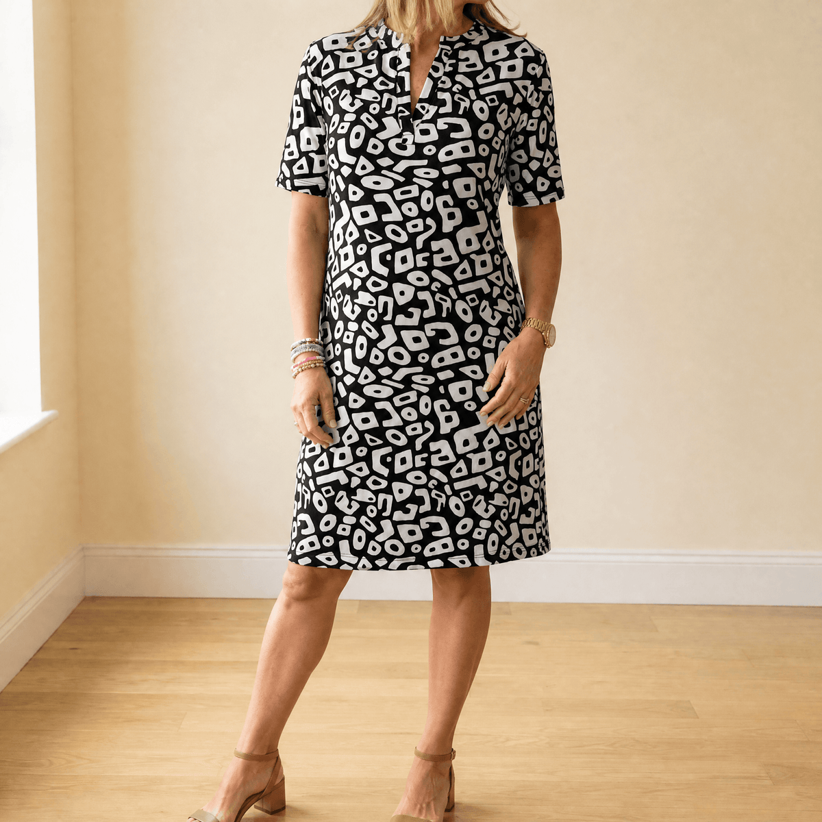 Vivara – Abito stampato V-neck leggero per donne
